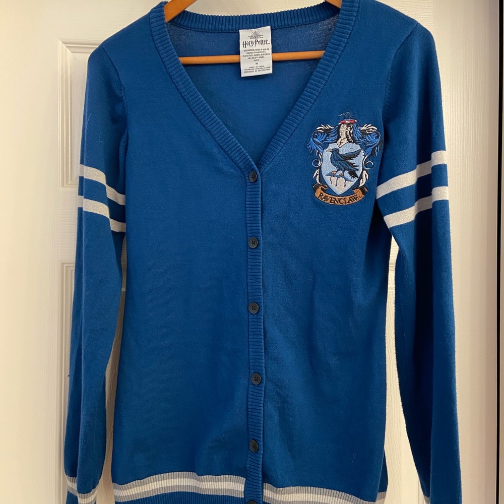🐦‍⬛ Harry Potter Wizarding World Ravenclaw V-neck Button Down Cardigan